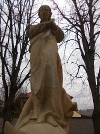 socha Panny Márie vytvorená podľa sochy, ktorá sa nachádzala v kostole sv. Anjelov strážnych