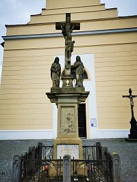 súsošie Kríž s pomníkom obetiam 1.svet. vojny