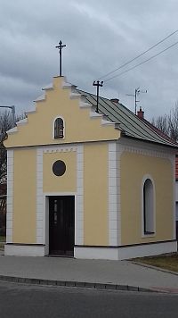 kaplnka Jána Nepomuckého postavanéná na mieste menšej kaplnky