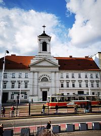 Bratislava - Špitálska ulica - dva kostoly - sv. Ladislava a sv. Alžbety