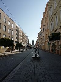 pohľad na třídu Míru zakončenú Zelenou bránou