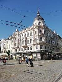 rohová budova oproti Zelenej bráne - palác Hybských, budova z roku 1898