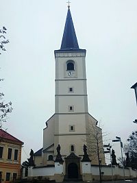 Hustopeče nad Bečvou - kostol Povýšenia sv. Kríža