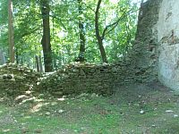 časť múrov kostola - rok 2021