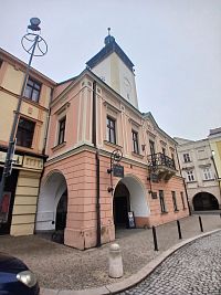 časť bývalej radnice - pohľad z Masarykovho námestia