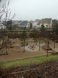 detské ihrisko v zámockej záhrade