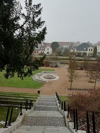 pohľad do zámockej záhrady