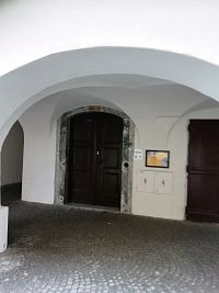 bývalé sídlo židovskej samosprávy, dnes patrí Cirkvi československej husitskej, na Janáčkovej ulici