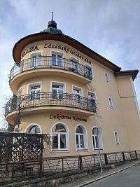 časť domu ležiaca na spojnici ulíc L. Janáčka a A. Václavíka