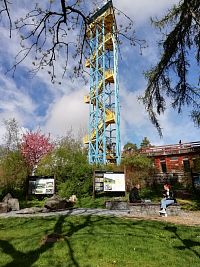 rozhľadňa s vyhliadkovou plošinou vo výške 29 m