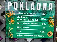 po zaplatení vstupujeme do arboreta