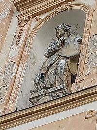 sochy svätách v nikách II