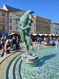 Arion s delfínom - časť fontány