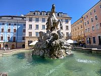 Caesarova kašna na Hornom námestí