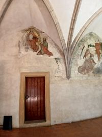 nástenné neskorogotické nástenné maľby od rôznych maliarov