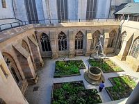 pohľad na Rajský dvor , ktorý vznikol v 14. storočí