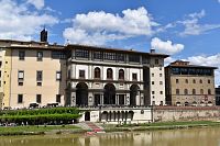 Galéria Uffizi z druhej strany rieky Arno