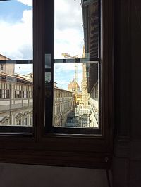 pohľad z 2.poschodia na časť stavby budovy Uffizi