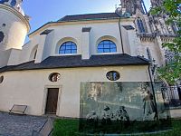 kostol sv. Anny a "obraz" na skle