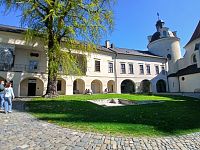 nádvorie s kaplnkou sv. Barbory