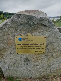 pamätník na najväčšiu povodeň v roku 1965