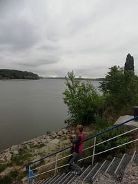 prístup k Váhu po nových schodoch