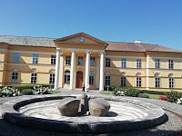 Dolná Krupá - kaštieľ a park