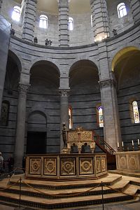 interiér krstiteľnice ( Battistero di San Giovanni )