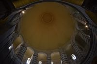 pohľad do kupoly vysokej takmer 55 m