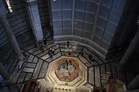 pohľad z poschodia dole