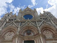 priečelie katedrály