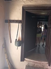 predsieň s kuchyňou, vchod do obývacej izby