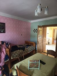 zariadená izba v dome