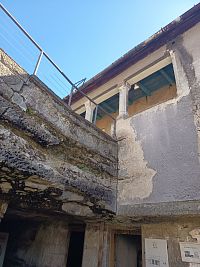 nadstavba a terasa nad kamenným prízemím