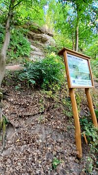 do Jednodierky sa dá dostať zachytávaním o spustené lano