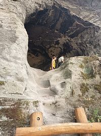 do Dvojdierky je možné dostať sa po malom rebríku