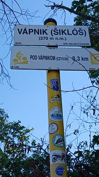 vrch Vápnik (Šiklóš) neďaleko Levíc