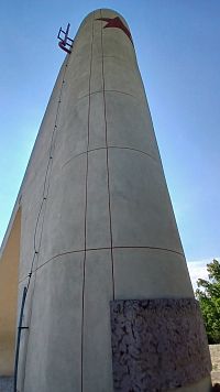 z tejto strany je vidieť že ide o pamätník