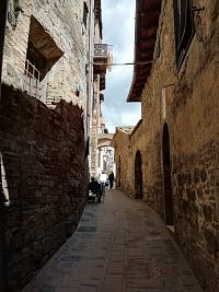 pohľad do bočnej uličky