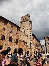 Diablova veža a nadstavec nad cisternou