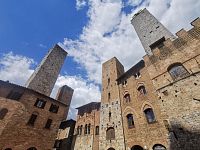 časť starej radnice s hodinovou vežou