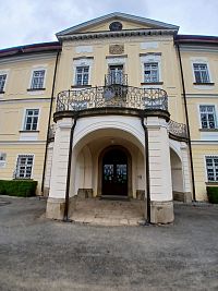 vchod do zámku z konca 18. storočia