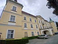 zámok - od roku 1945 sídlo Detského domova