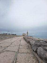 Taliansko - Benátsko - Caorle - Scogliera Viva - kamenná galéria pod holým nebom