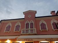 ukážka fasády jedného z domov