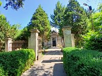 Dolná Krupa - mauzóleum Chotekovcov