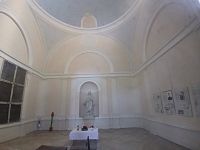 jednoduché vnútro mauzólea