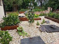 záhradka pri reštaurácii