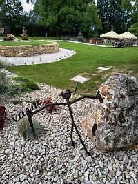 detail VIII - rybár