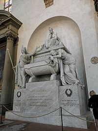 symbolický hrob Danteho (1265-1321)